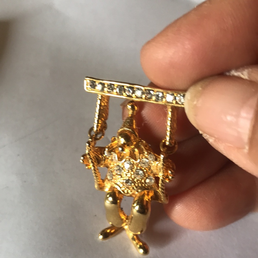Brooch